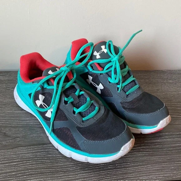 Under Armour Micro G athletic sneakers. Like new! - Picture 1 of 6